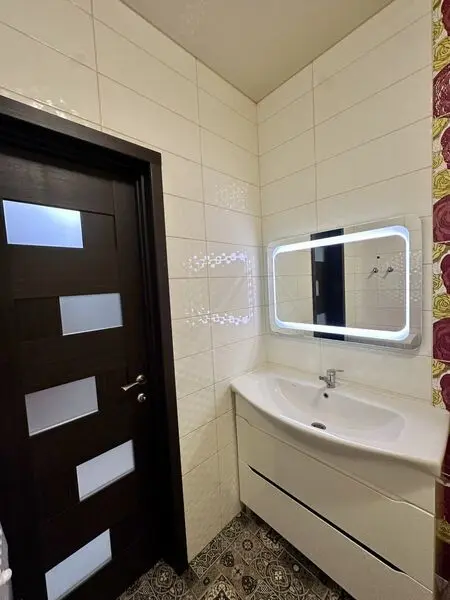 Фото Selling a 1-room apartment, 44 sq.m., Radystiv Lane  Kyiv, price: 76000 $, code 7560
