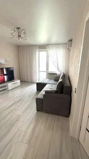 Фото Selling a 2-room apartment, 80 sq.m., Mykoly Bazhana Avenue  Kyiv, price: 120000 $, code 7571