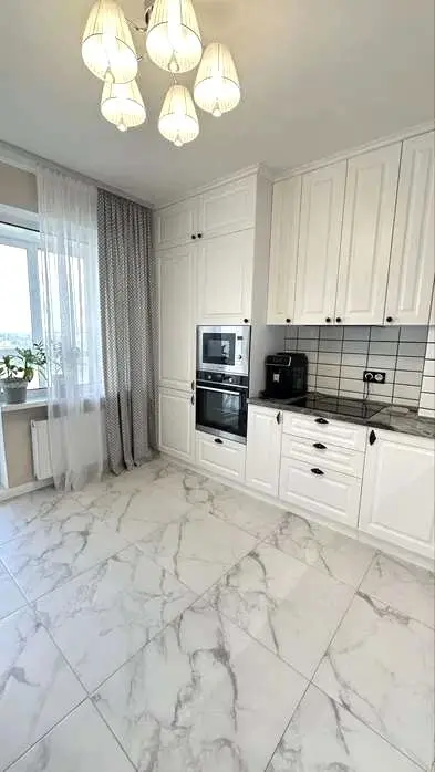 Фото Selling a 2-room apartment, 80 sq.m., Mykoly Bazhana Avenue  Kyiv, price: 120000 $, code 7571