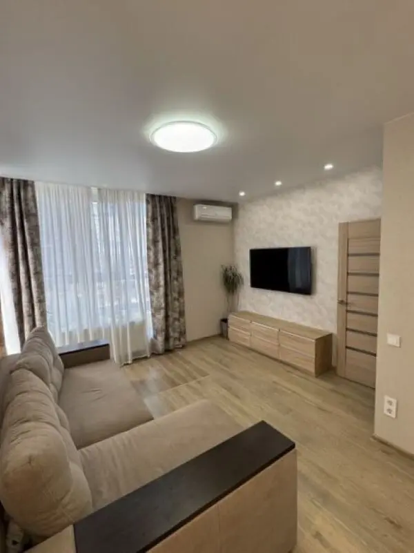 Фото Продаю 1 кімнатну квартиру, 35 кв. м, Харківське шосе 190 Київ, ціна: 80000 $, код 7573