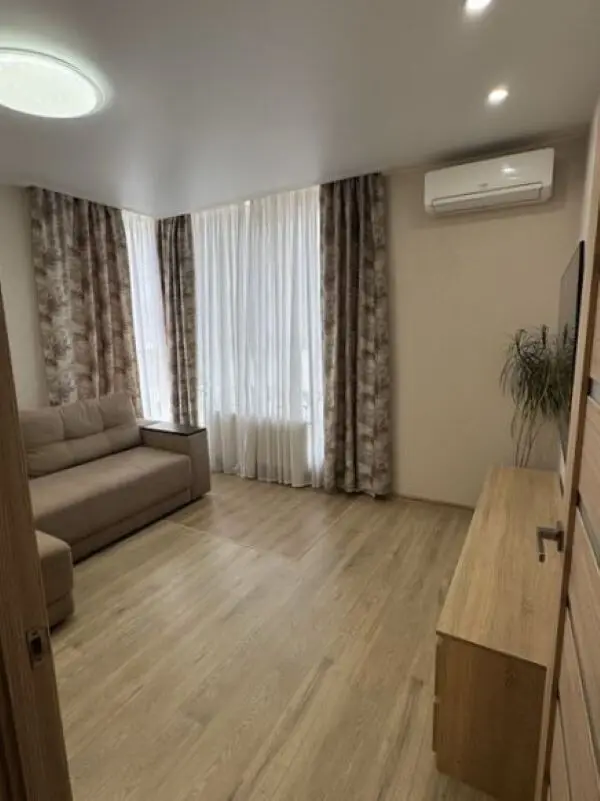 Фото Продаю 1 кімнатну квартиру, 35 кв. м, Харківське шосе 190 Київ, ціна: 80000 $, код 7573