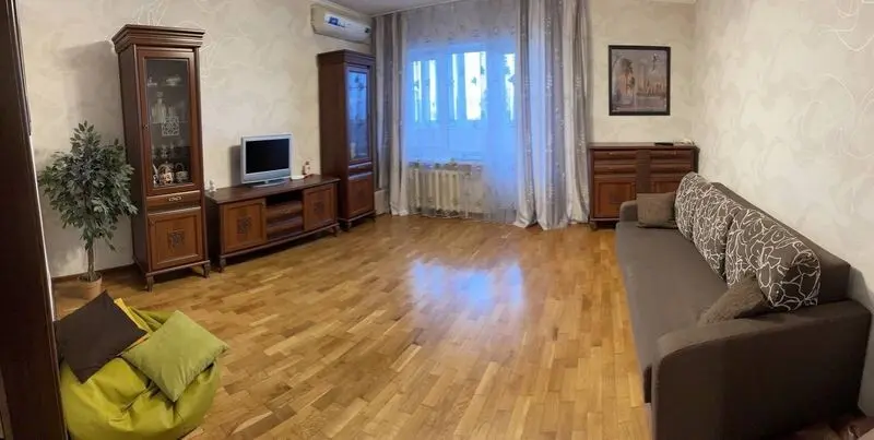Фото Продаю 2 кімнатну квартиру, 90 кв. м, Срібнокільська вул.  Київ, ціна: 120935 $, код 7574