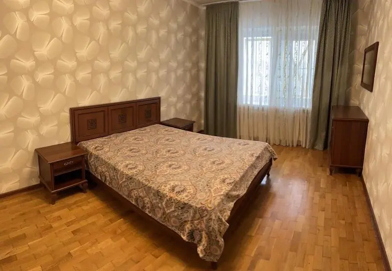 Фото Продаю 2 кімнатну квартиру, 90 кв. м, Срібнокільська вул.  Київ, ціна: 120935 $, код 7574