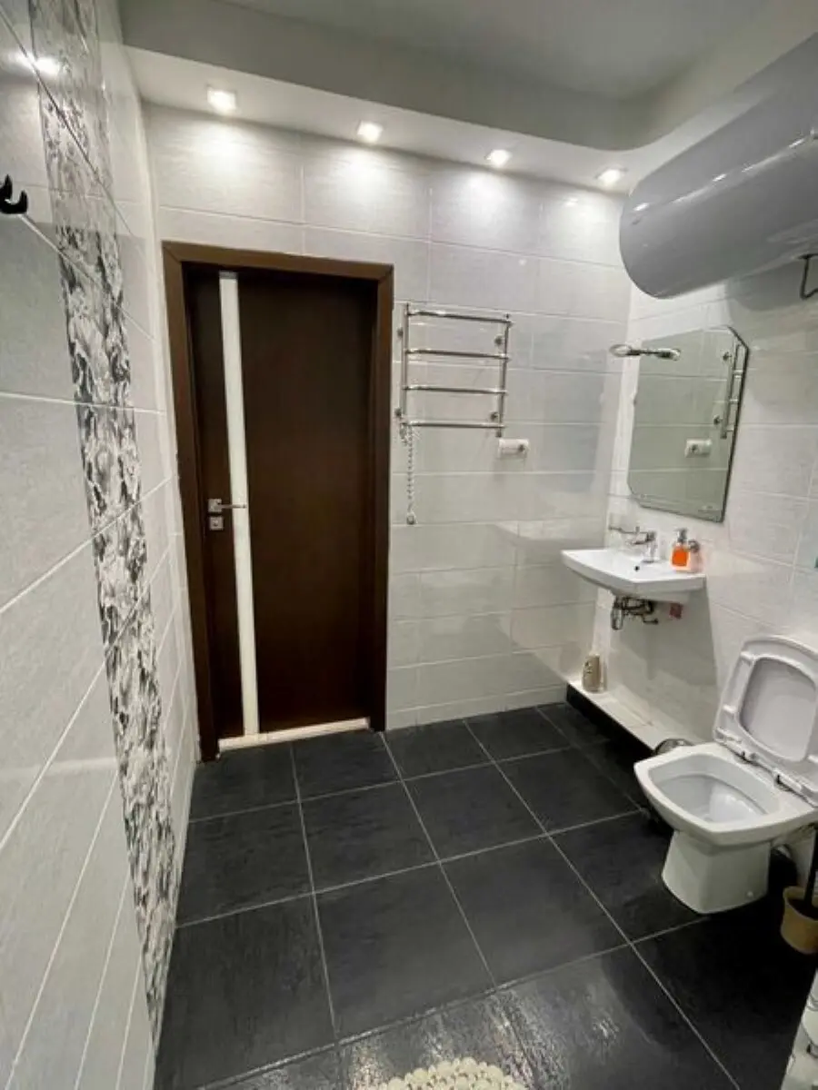 Фото Selling a 2-room apartment, 67 sq.m., Dragomanova Street 2а Kyiv, price: 99900 $, code 7580