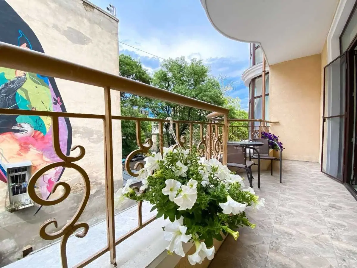 Фото Rent a 2-room apartment, Frantsuzskyi Boulevard  Odesa for long-term rent, price: 18000 UAH, code 7585