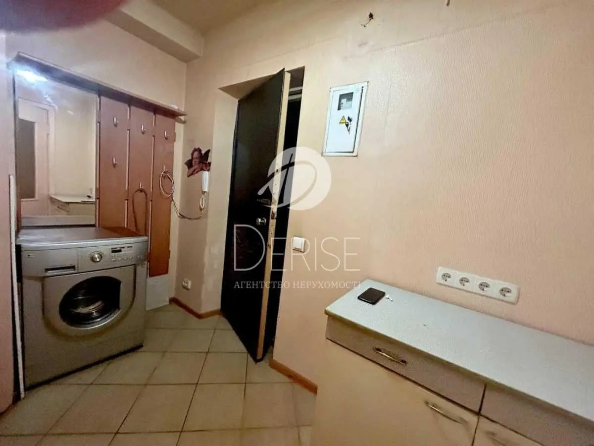 Фото Selling a 2-room apartment, 43.5 sq.m., Lavrska Street (Sichnevogo povstannya street) 4 Kyiv, price: 80000 USD, code 7597