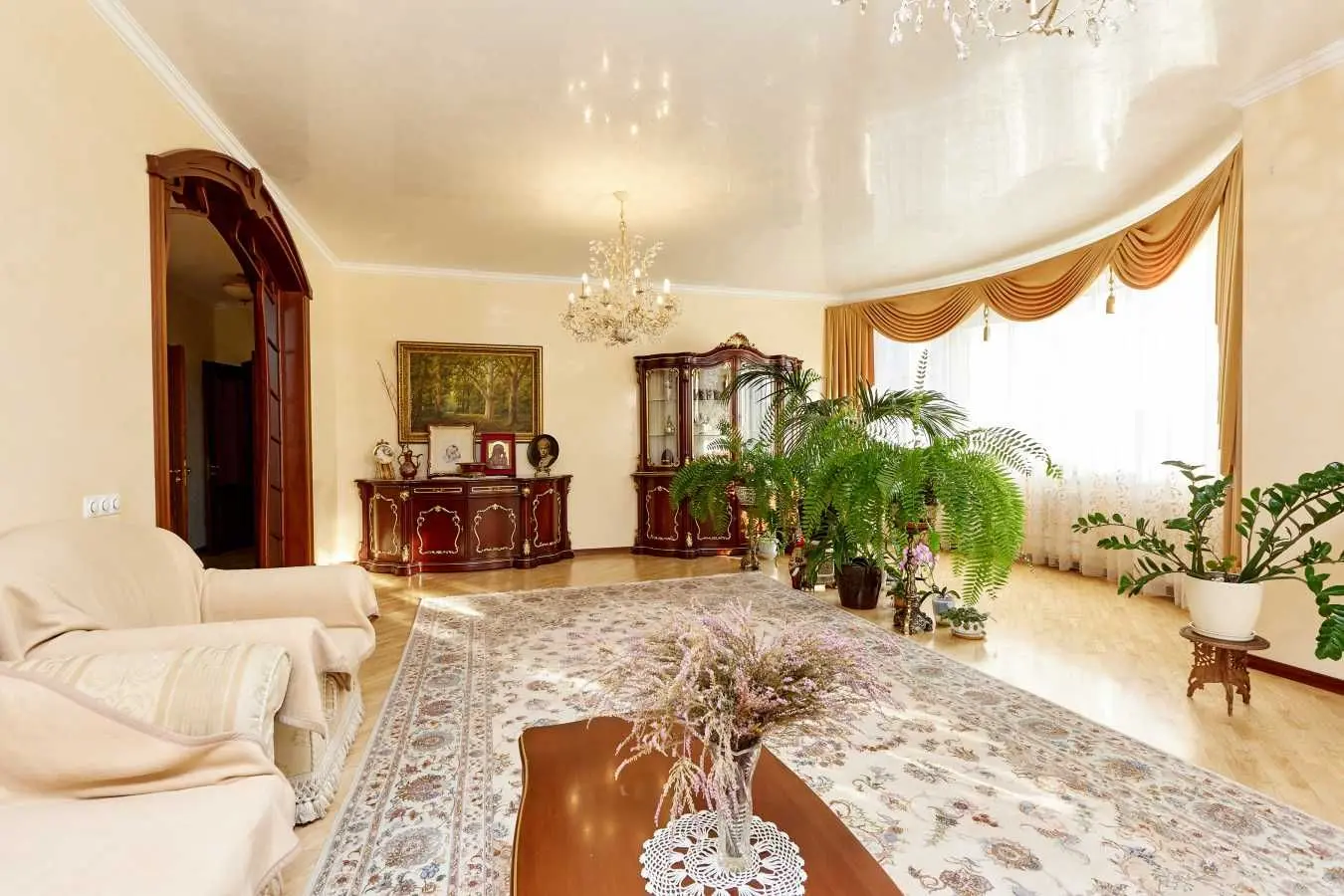 Фото Selling a 3-room apartment, 210 sq.m., Staronavodnytska Street 13 Kyiv, price: 500000 USD, code 7600