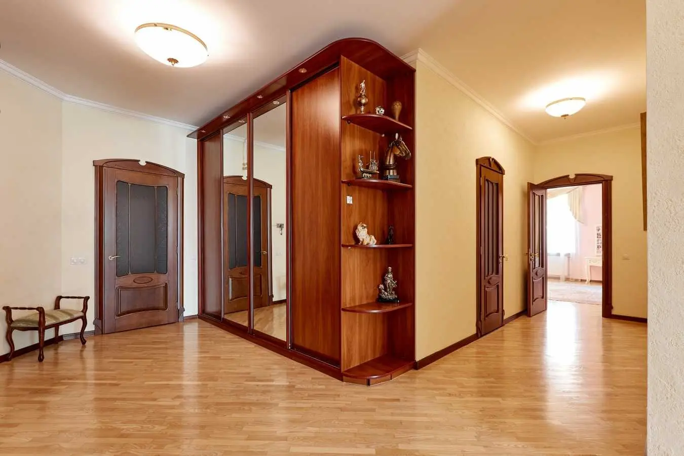 Фото Selling a 3-room apartment, 210 sq.m., Staronavodnytska Street 13 Kyiv, price: 500000 USD, code 7600