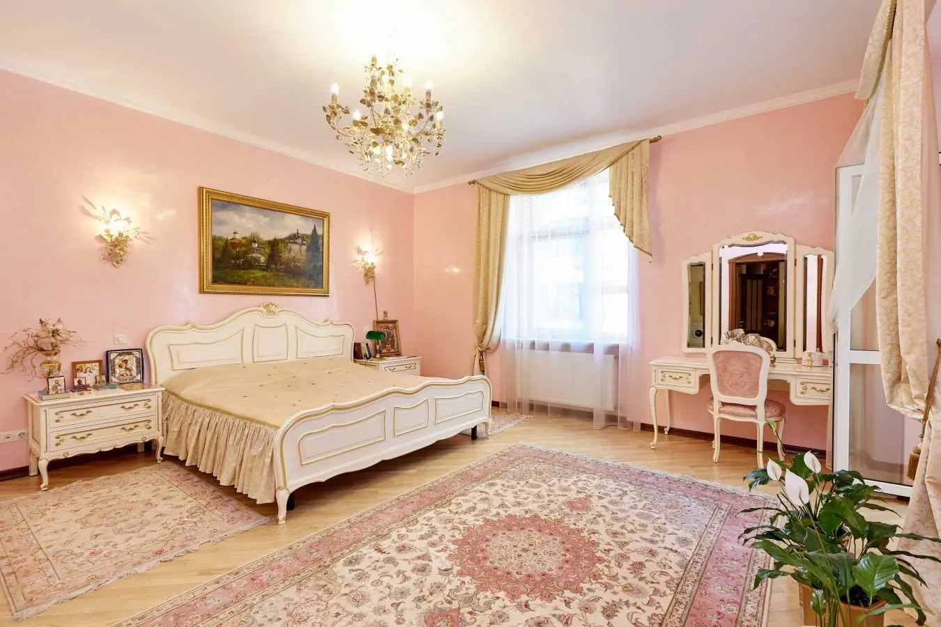 Фото Selling a 3-room apartment, 210 sq.m., Staronavodnytska Street 13 Kyiv, price: 500000 USD, code 7600