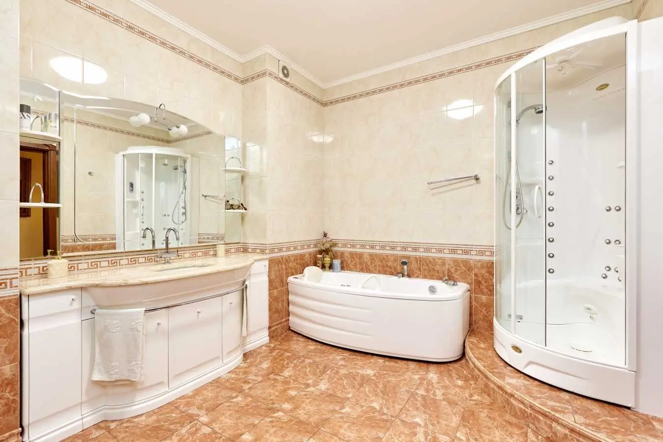 Фото Selling a 3-room apartment, 210 sq.m., Staronavodnytska Street 13 Kyiv, price: 500000 USD, code 7600