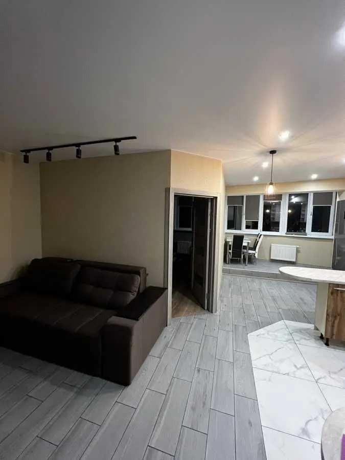 Фото Продаю 1 кімнатну квартиру, 62 кв. м, Петра Запорожця вул.  Київ, ціна: 87000 USD, код 7601