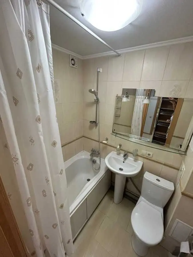 Фото Продаю 1 кімнатну квартиру, 35 кв. м, Новомостицька вул. 6 Київ, ціна: 59900 USD, код 7610