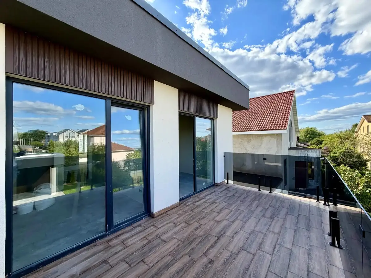 Фото Продаю будинок, 150 кв. м, Центральна вул.  Київ, ціна: 270000 $, код 7620