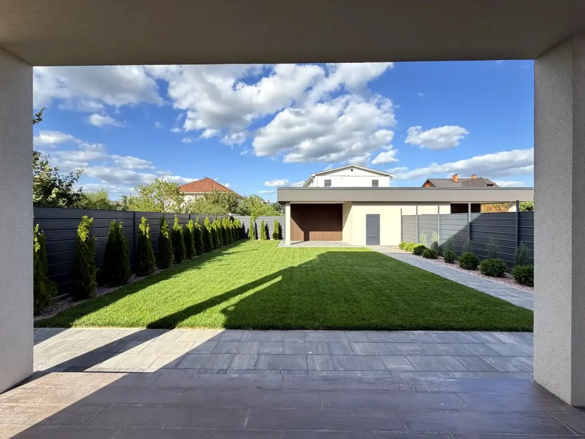 Фото Продаю будинок, 150 кв. м, Центральна вул.  Київ, ціна: 270000 $, код 7620
