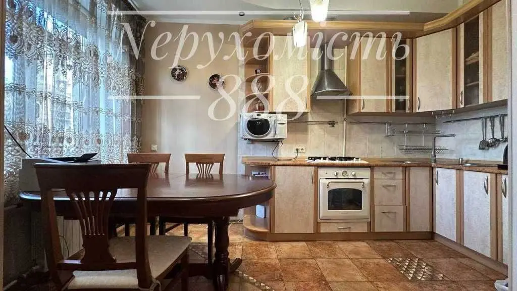 Фото Продаю 2 кімнатну квартиру, 50 кв. м, Івана Франка вул.  Київ, ціна: 218000 USD, код 7627