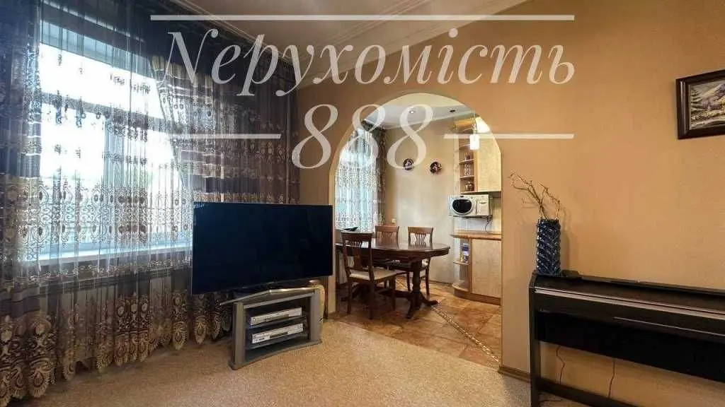 Фото Продаю 2 кімнатну квартиру, 50 кв. м, Івана Франка вул.  Київ, ціна: 218000 USD, код 7627