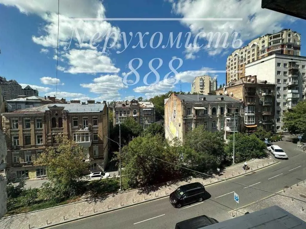 Фото Продаю 2 кімнатну квартиру, 50 кв. м, Івана Франка вул.  Київ, ціна: 218000 USD, код 7627