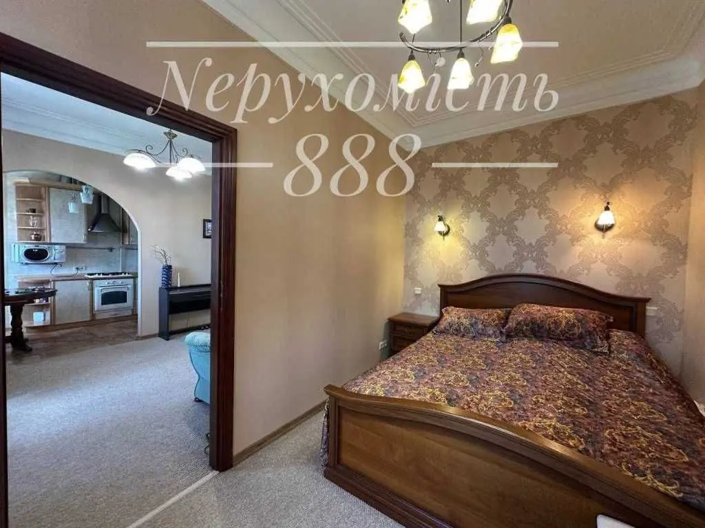 Фото Продаю 2 кімнатну квартиру, 50 кв. м, Івана Франка вул.  Київ, ціна: 218000 USD, код 7627