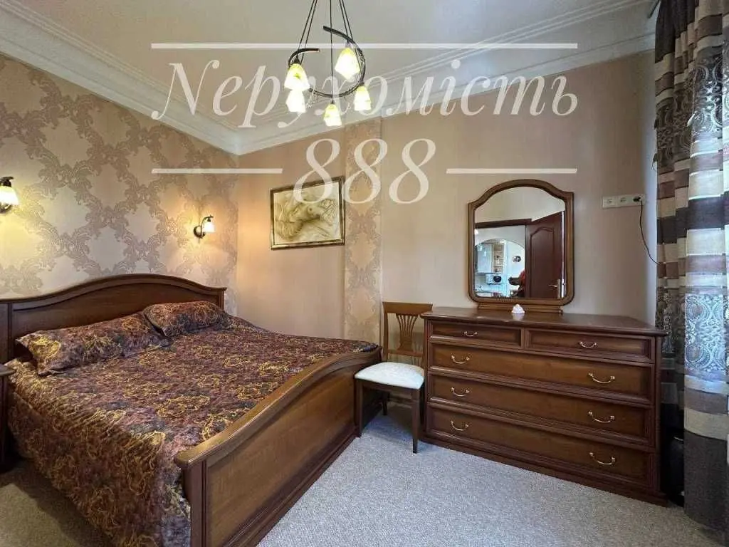 Фото Продаю 2 кімнатну квартиру, 50 кв. м, Івана Франка вул.  Київ, ціна: 218000 USD, код 7627