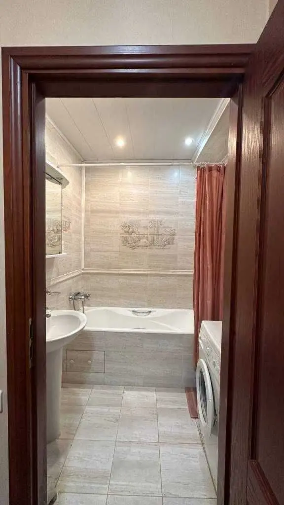 Фото Продаю 2 кімнатну квартиру, 50 кв. м, Івана Франка вул.  Київ, ціна: 218000 USD, код 7627