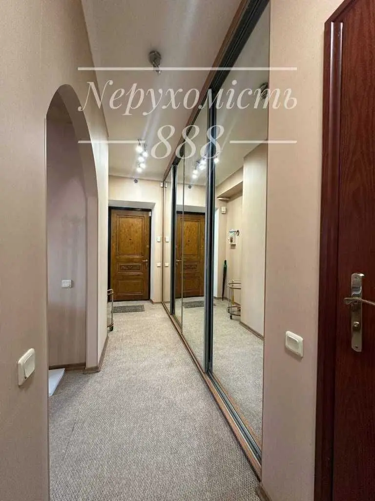 Фото Продаю 2 кімнатну квартиру, 50 кв. м, Івана Франка вул.  Київ, ціна: 218000 USD, код 7627