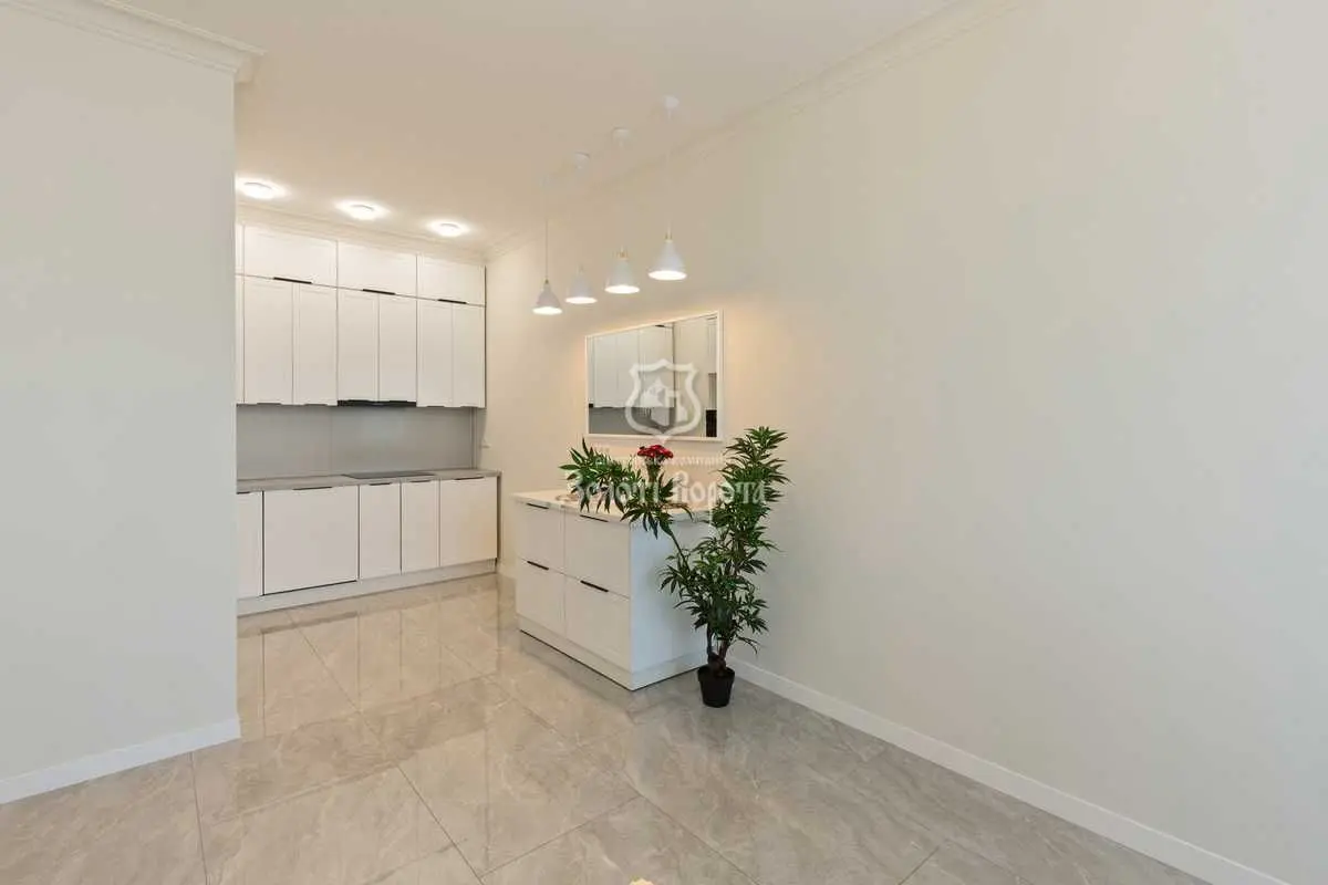 Фото Продаю 2 кімнатну квартиру, 57.6 кв. м, Річна вул. 4 Київ, ціна: 150000 USD, код 7642