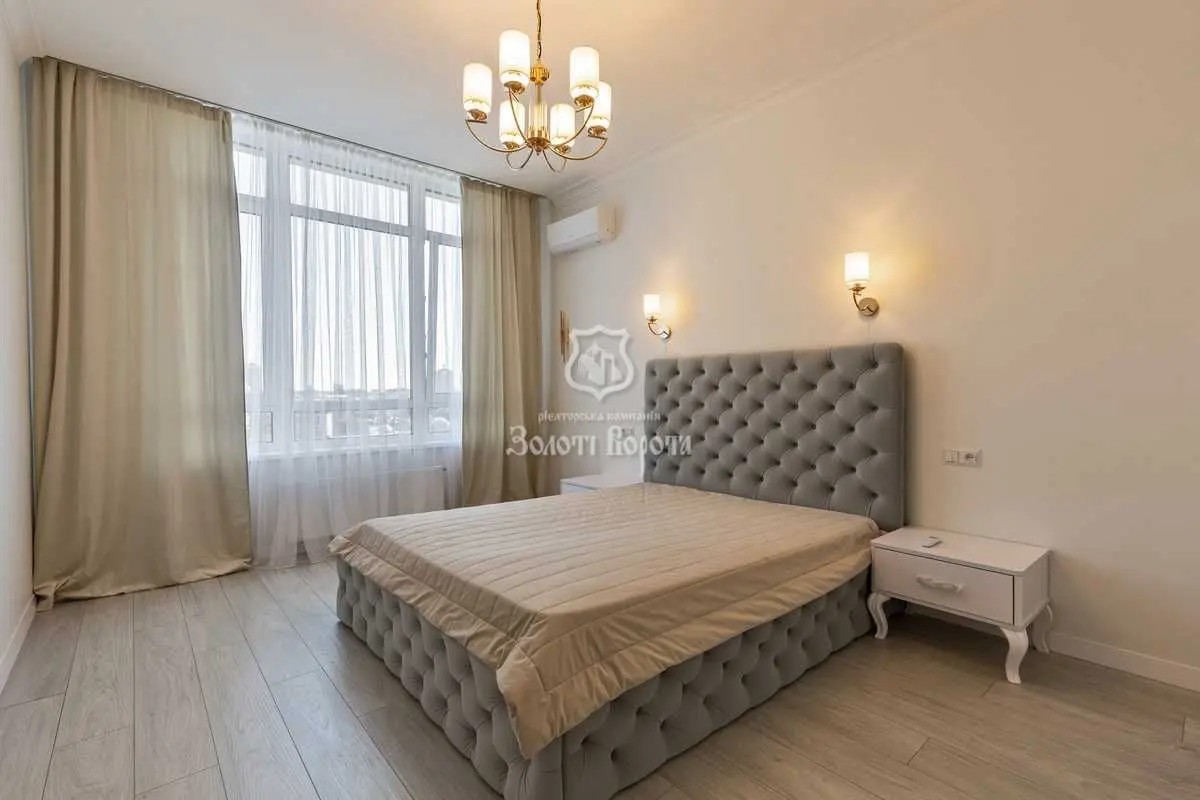 Фото Продаю 2 кімнатну квартиру, 57.6 кв. м, Річна вул. 4 Київ, ціна: 150000 USD, код 7642