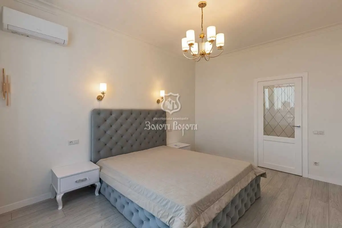 Фото Продаю 2 кімнатну квартиру, 57.6 кв. м, Річна вул. 4 Київ, ціна: 150000 USD, код 7642