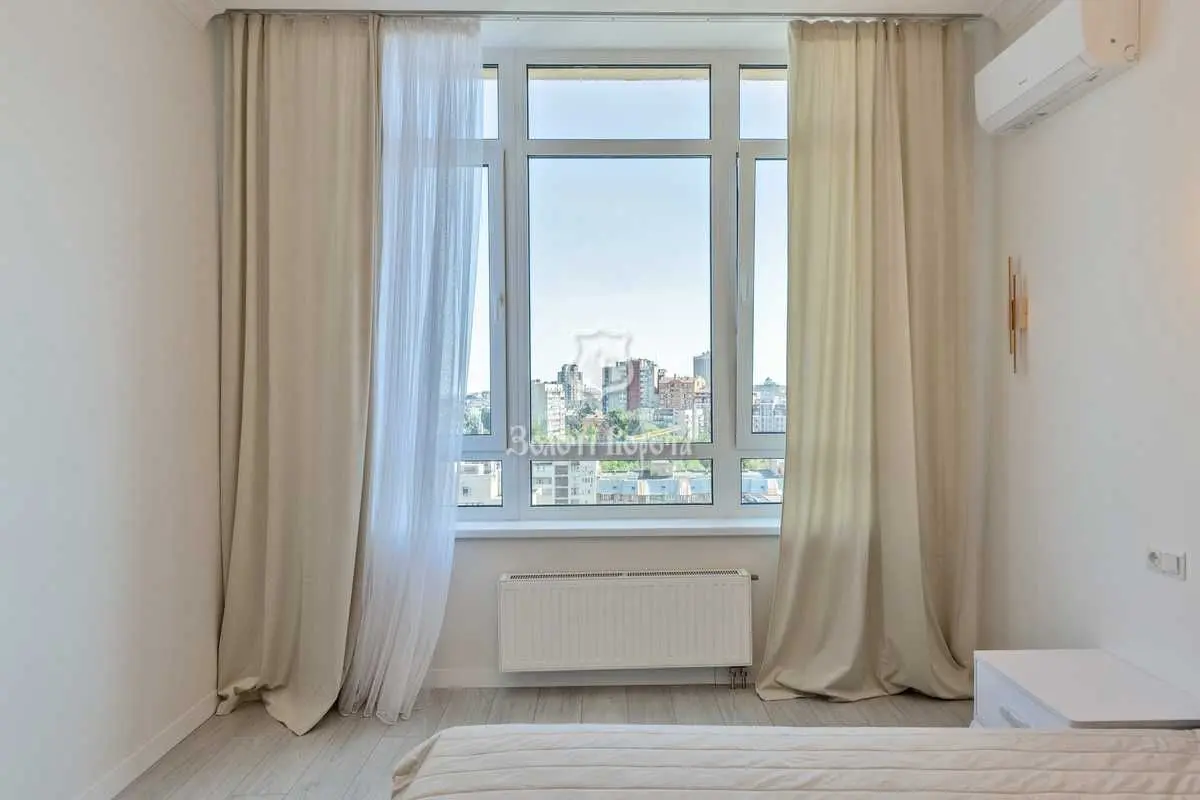 Фото Продаю 2 кімнатну квартиру, 57.6 кв. м, Річна вул. 4 Київ, ціна: 150000 USD, код 7642