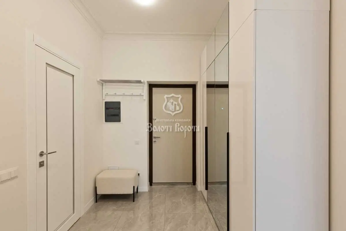Фото Продаю 2 кімнатну квартиру, 57.6 кв. м, Річна вул. 4 Київ, ціна: 150000 USD, код 7642