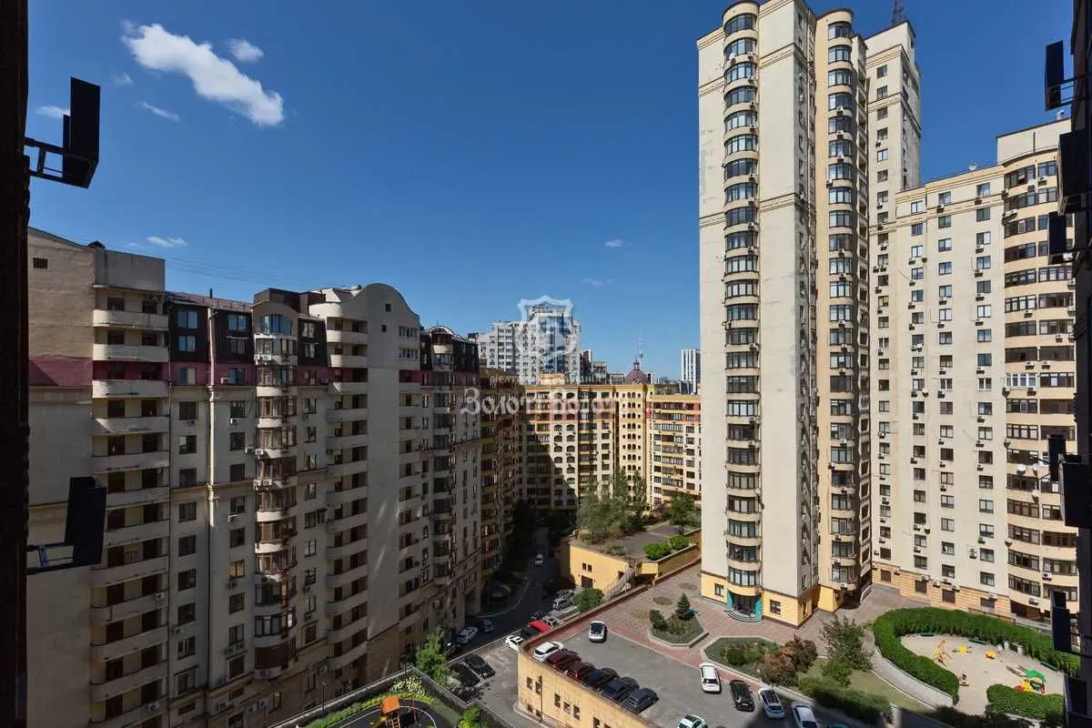 Фото Продаю 2 кімнатну квартиру, 57.6 кв. м, Річна вул. 4 Київ, ціна: 150000 USD, код 7642