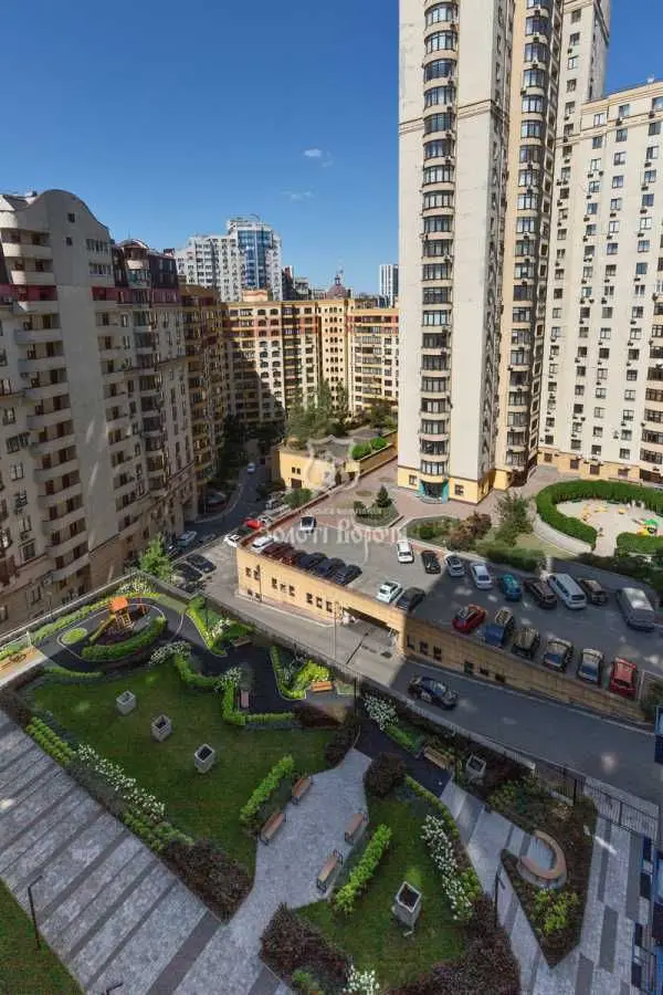 Фото Продаю 2 кімнатну квартиру, 57.6 кв. м, Річна вул. 4 Київ, ціна: 150000 USD, код 7642