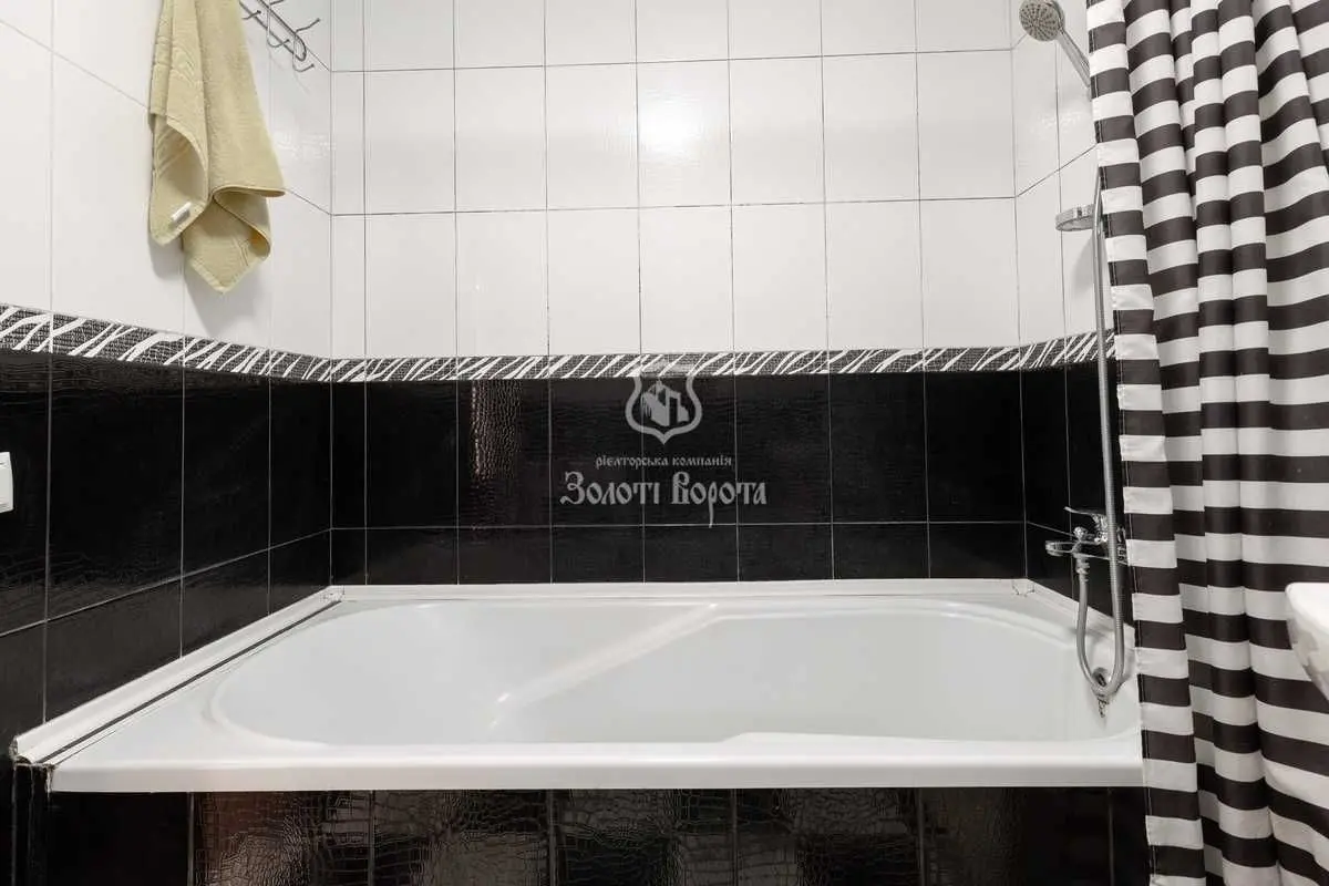 Фото Продаю 1 кімнатну квартиру, 29 кв. м, Пономарьова вул.  Коцюбинське, ціна: 45000 USD, код 7644