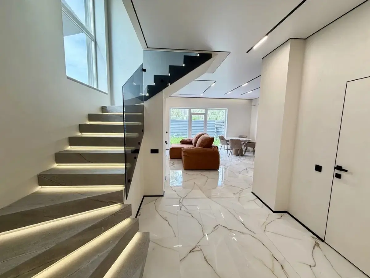 Фото Продаю будинок, 120 кв. м, Центральна вул.  Київ, ціна: 155000 $, код 7645