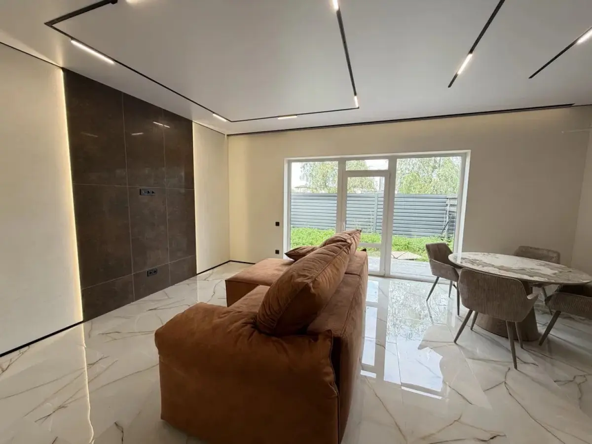 Фото Продаю будинок, 120 кв. м, Центральна вул.  Київ, ціна: 155000 $, код 7645