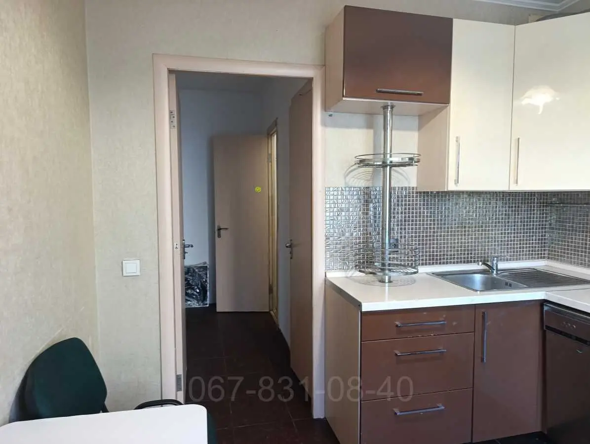 Фото Продаю 3-комнатную квартиру, 67 кв. м, Червоної Калини ул. (Ашхабадская)  Днепр, цена: 57000 USD, код 7649