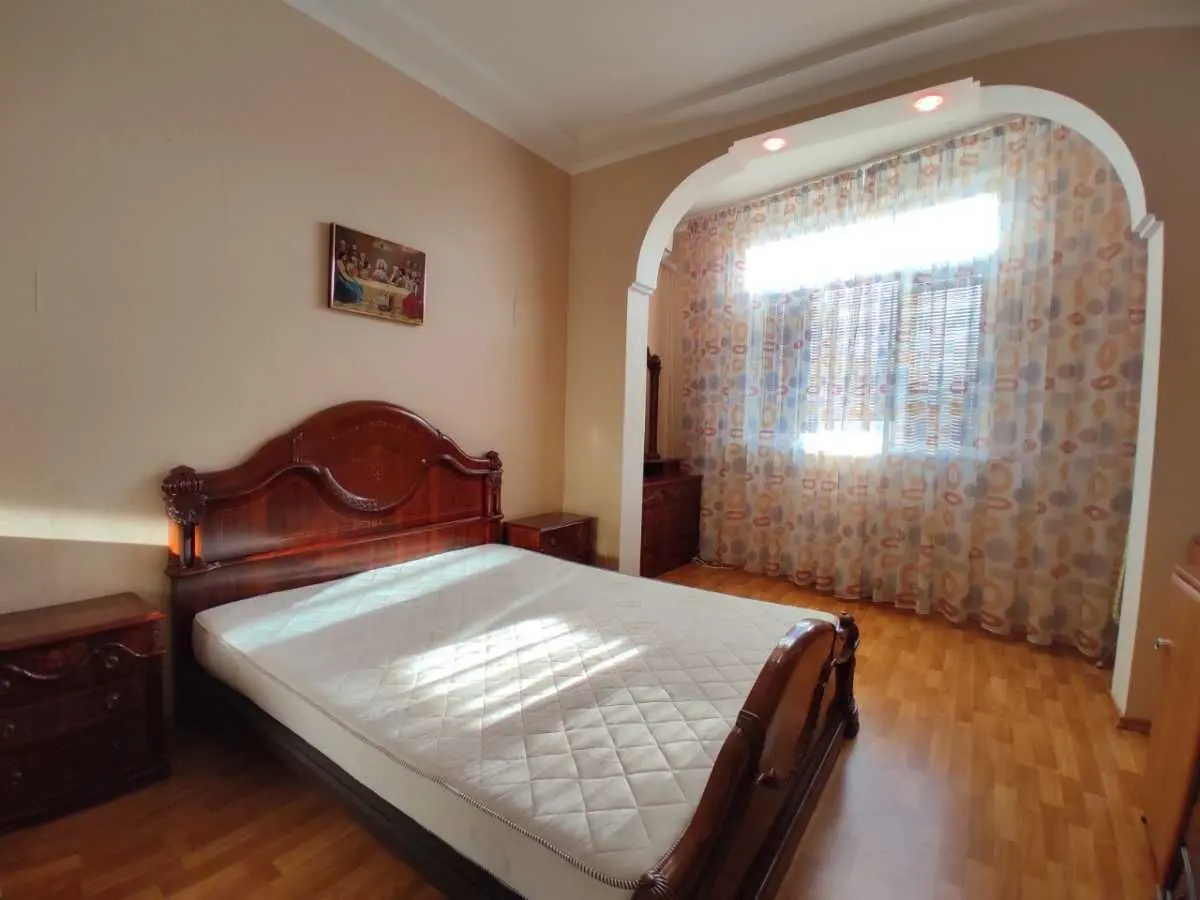 Фото Продаю 1-комнатную квартиру, 52 кв. м, Иорданская ул. (Лайоша Гавро)  Киев, цена: 120000 USD, код 7651