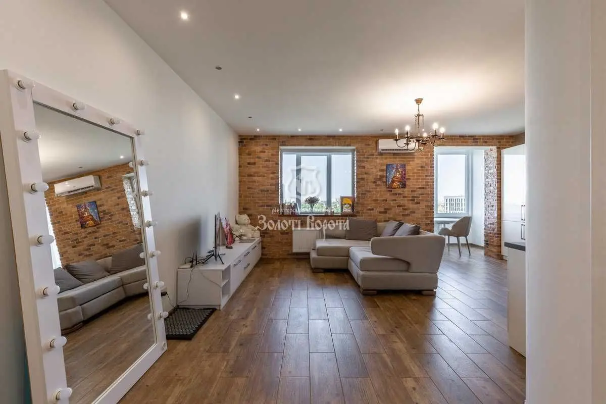 Фото Продаю 2 кімнатну квартиру, 71 кв. м, Шалімова Академіка вул. 69б Софіївська Борщагівка, ціна: 135000 USD, код 7654