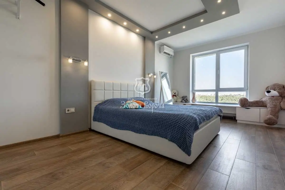 Фото Продаю 2 кімнатну квартиру, 71 кв. м, Шалімова Академіка вул. 69б Софіївська Борщагівка, ціна: 135000 USD, код 7654