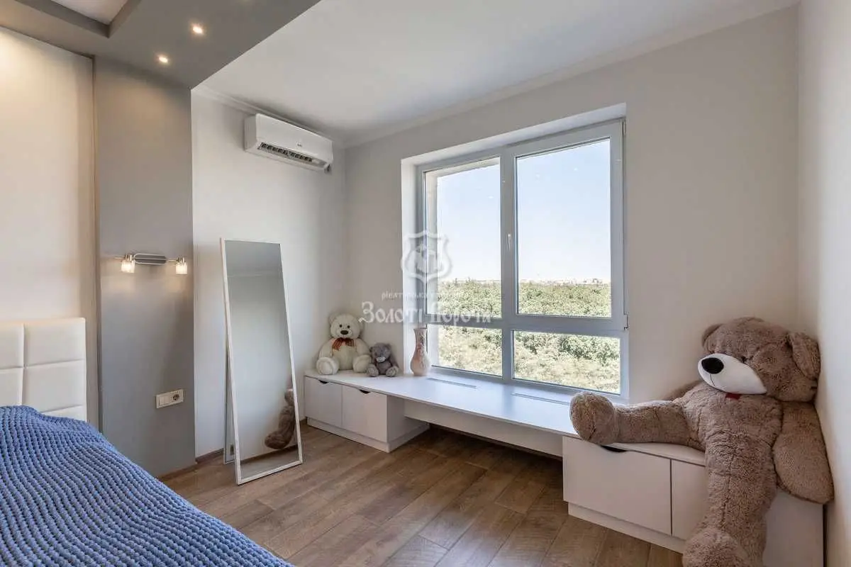 Фото Продаю 2 кімнатну квартиру, 71 кв. м, Шалімова Академіка вул. 69б Софіївська Борщагівка, ціна: 135000 USD, код 7654