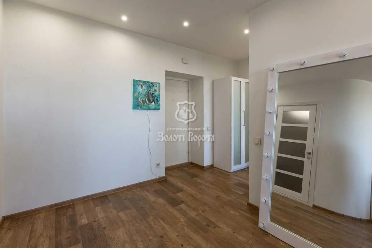 Фото Продаю 2 кімнатну квартиру, 71 кв. м, Шалімова Академіка вул. 69б Софіївська Борщагівка, ціна: 135000 USD, код 7654