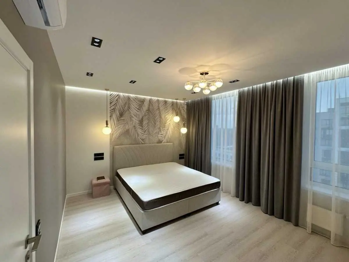Фото Rent a 3-room apartment, Salyutnyi proyizd (Saliutnyi Lane)  Kyiv for long-term rent, price: 1150 USD, code 7655
