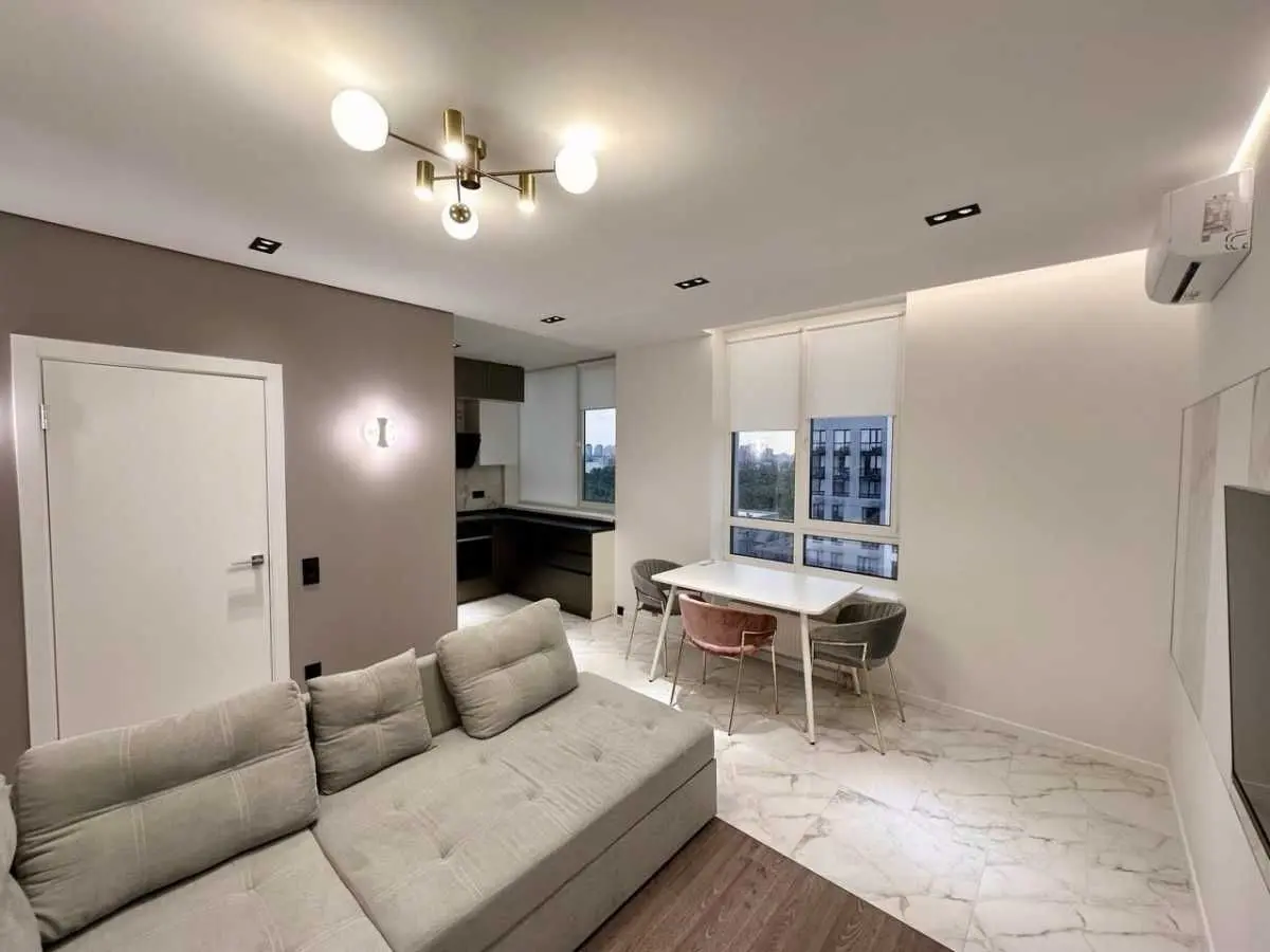 Фото Rent a 3-room apartment, Salyutnyi proyizd (Saliutnyi Lane)  Kyiv for long-term rent, price: 1150 USD, code 7655