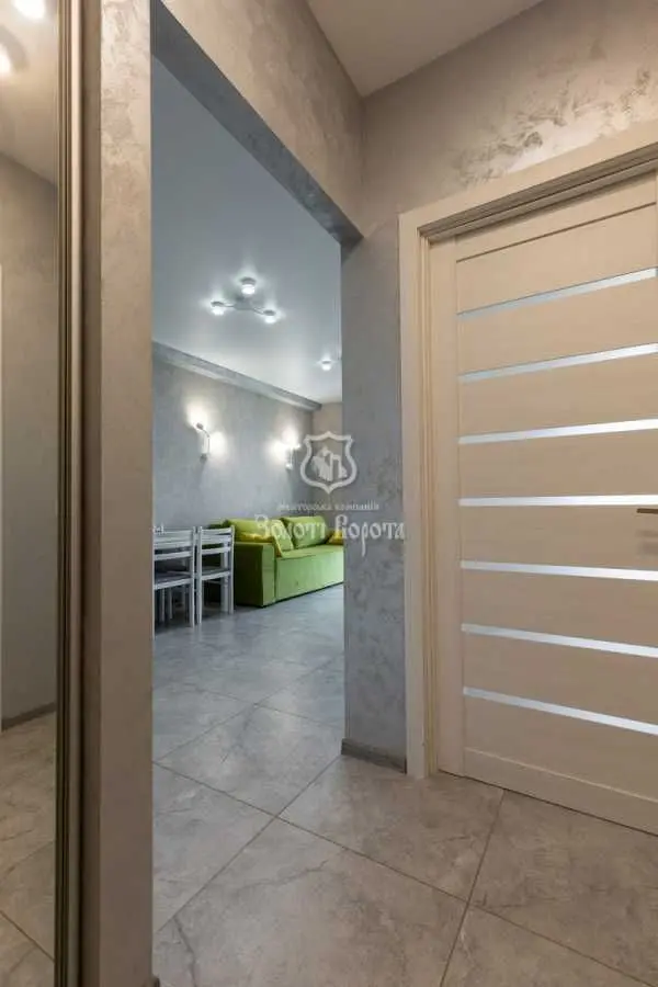 Фото Продаю 1 кімнатну квартиру, 41.1 кв. м, Михайла Максимовича вул. (Онуфрія Трутенка)  Київ, ціна: 78000 USD, код 7656