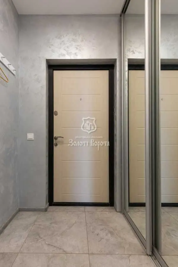 Фото Продаю 1 кімнатну квартиру, 41.1 кв. м, Михайла Максимовича вул. (Онуфрія Трутенка)  Київ, ціна: 78000 USD, код 7656