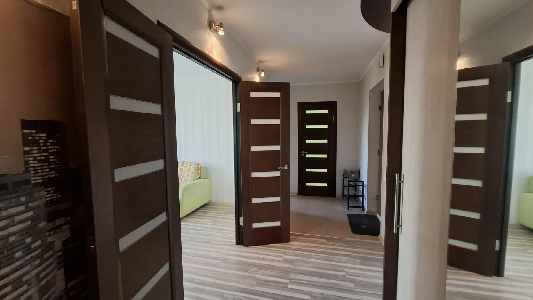Фото Selling a 2-room apartment, 51 sq.m., Vladyslava Zubenka street 21 Kharkiv, price: 45000 $, code 7659