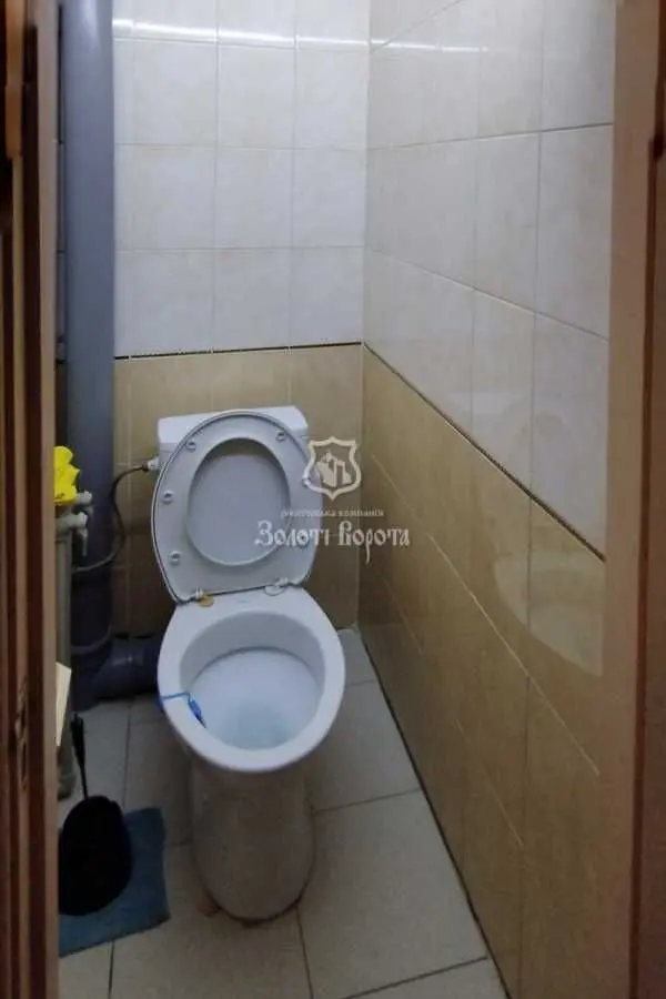 Фото Продаю 5 кімнатну квартиру, 23 кв. м, Тампере вул. 10 Київ, ціна: 20000 USD, код 7660
