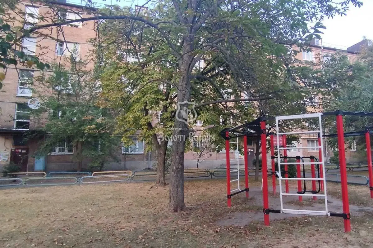 Фото Продаю 5 кімнатну квартиру, 23 кв. м, Тампере вул. 10 Київ, ціна: 20000 USD, код 7660