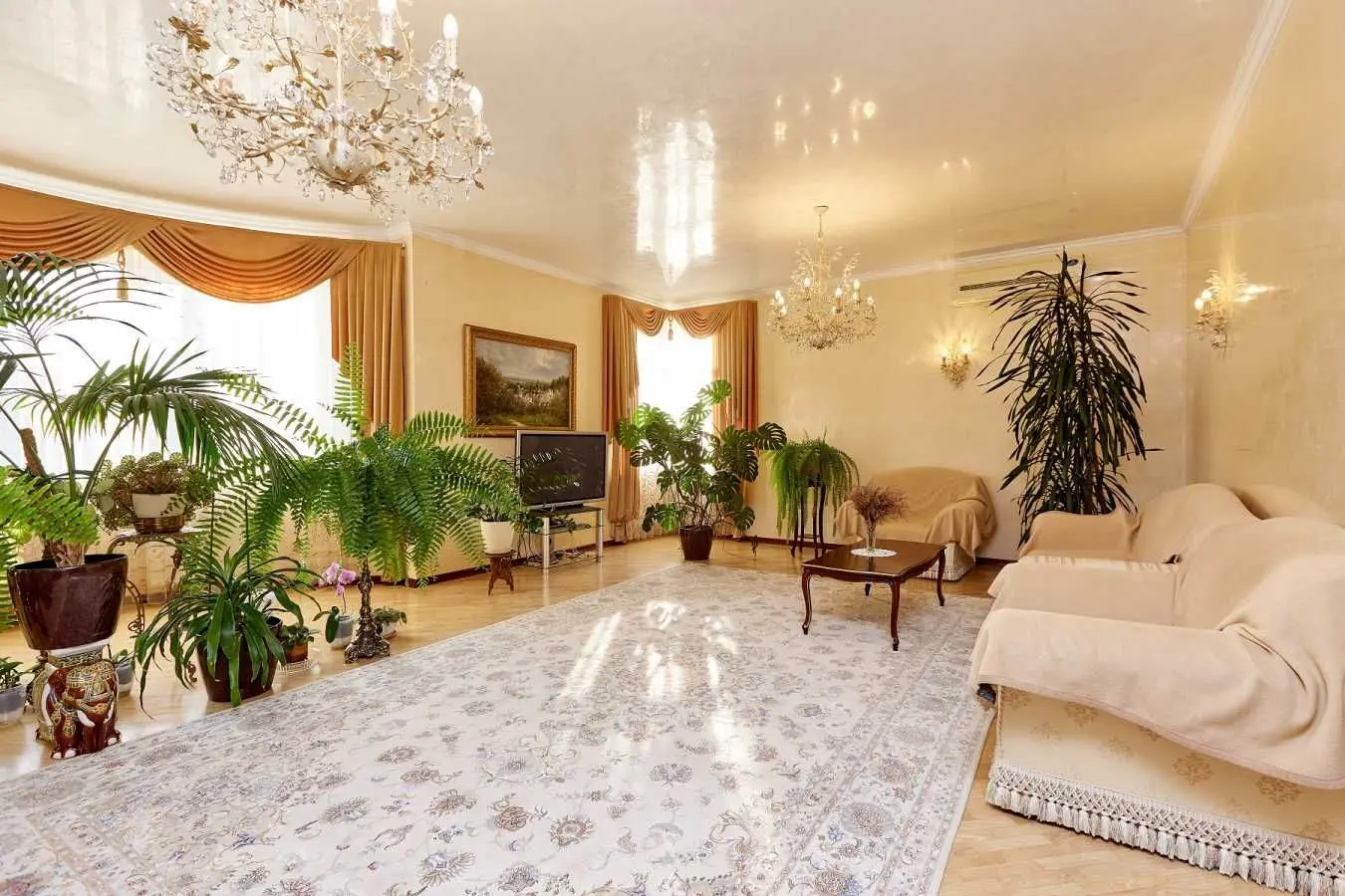 Фото Rent a 4-room apartment, Staronavodnytska Street 13 Kyiv for long-term rent, price: 2200 USD, code 7667