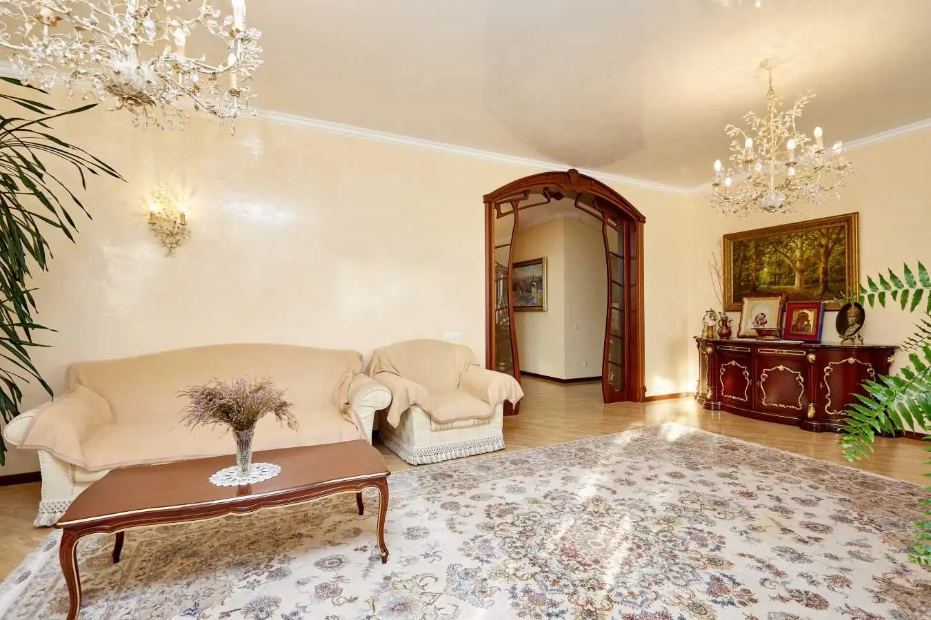 Фото Rent a 4-room apartment, Staronavodnytska Street 13 Kyiv for long-term rent, price: 2200 USD, code 7667